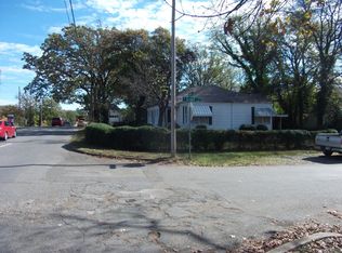 5823 Cantrell Rd, Little Rock, AR 72207