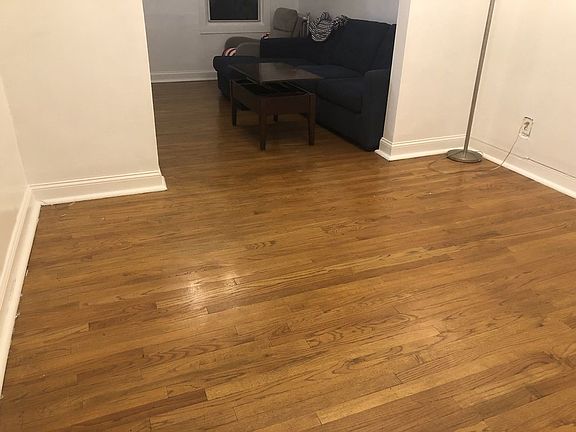 4th image of 2339 37th St