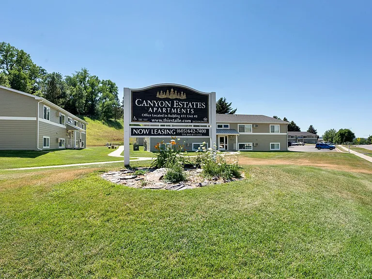 Canyon Estates Apartments — Photo 14