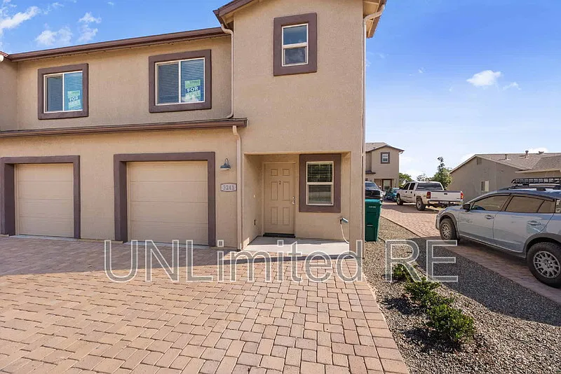 3 bed, 2.5 bath, 1498 sqft, $1,800 — Photo 3