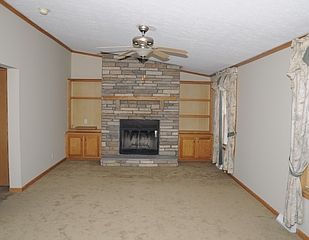 5th image of 8451 Thetford Ln