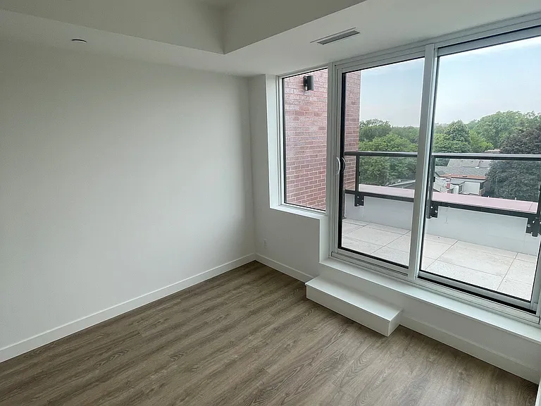 1050 Eastern Ave #625 — Photo 27