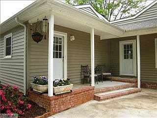4th image of 2703 Fairway Dr