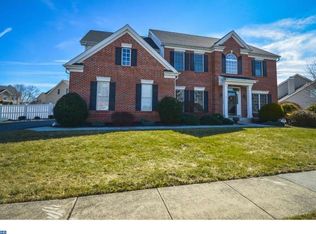 4 Erica Dr, Langhorne, PA 19047