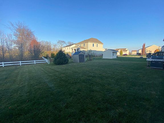 3rd image of 4390 Orangeberry Dr