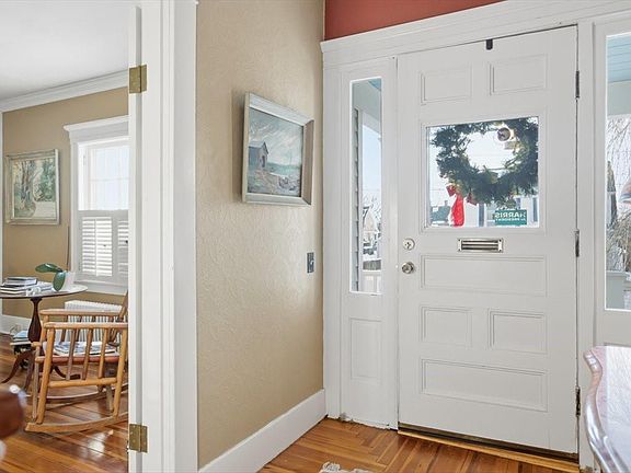 5th image of 21 Linden St