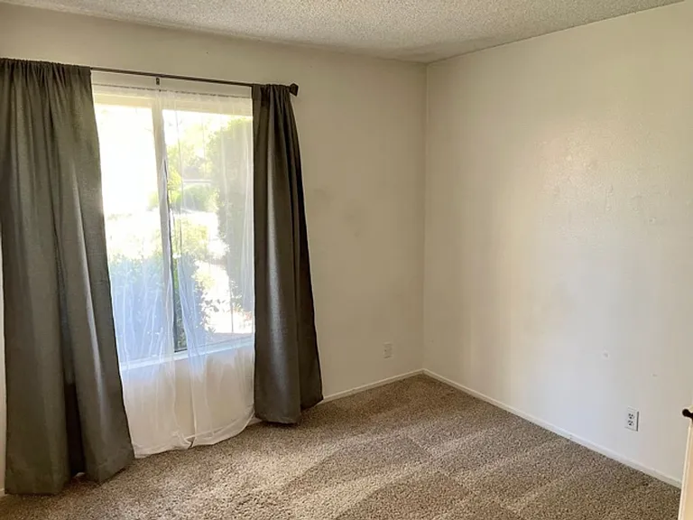 1388 Cavalier Ln — Photo 10