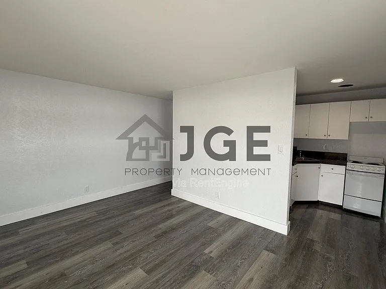 2880 SW 1st St #4 — Photo 8