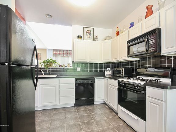 4th image of 9017 Mansfield Dr