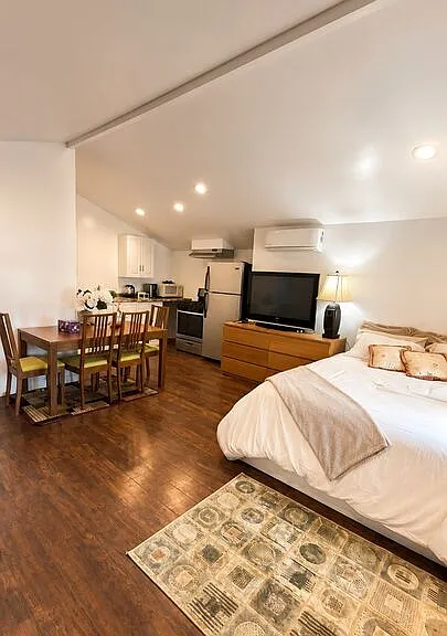 5240 Buffalo Ave — Photo 3