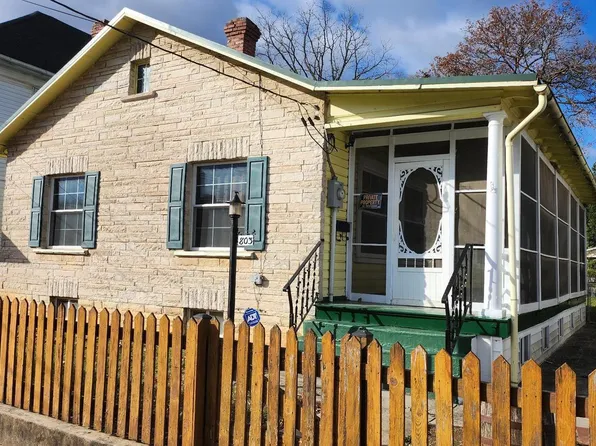 803 New York Ave, Martinsburg, WV 25401