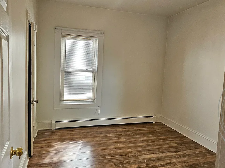 3 Esther St #2 — Photo 10