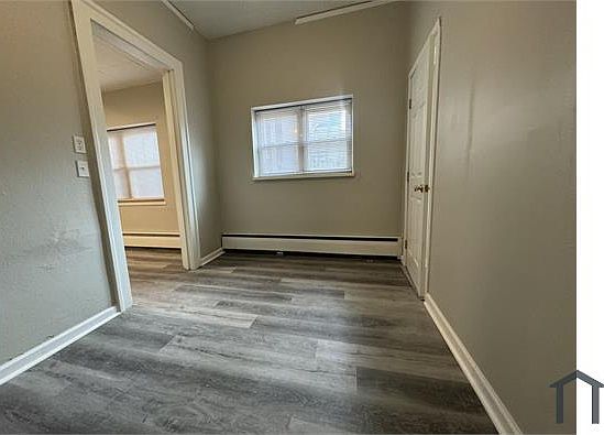4th image of 1734 E 3rd St #1734