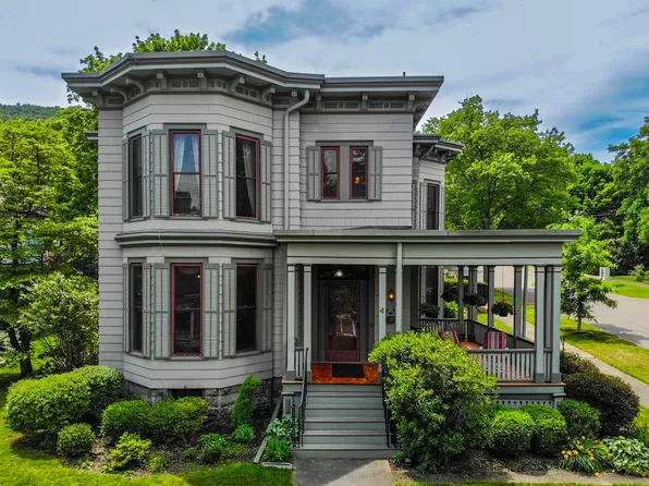 4 E 4th St, Corning, NY 14830