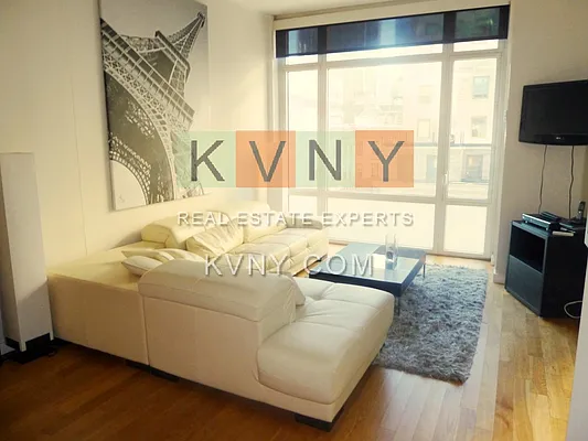 Rented by KVNY Soho | media 1