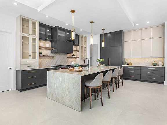2nd image of 435 NE 15th Terrace