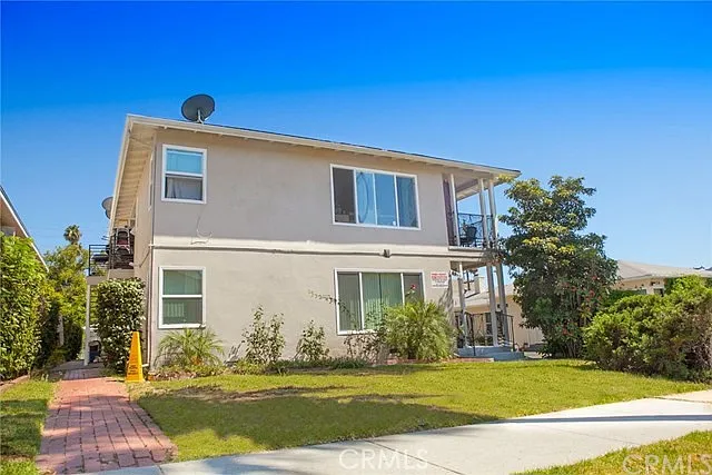 1 bed, 1.0 bath, 600 sqft, $1,985 — Photo 2