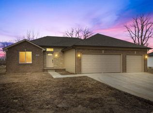 36303 Egan Dr, Clinton Township, MI
