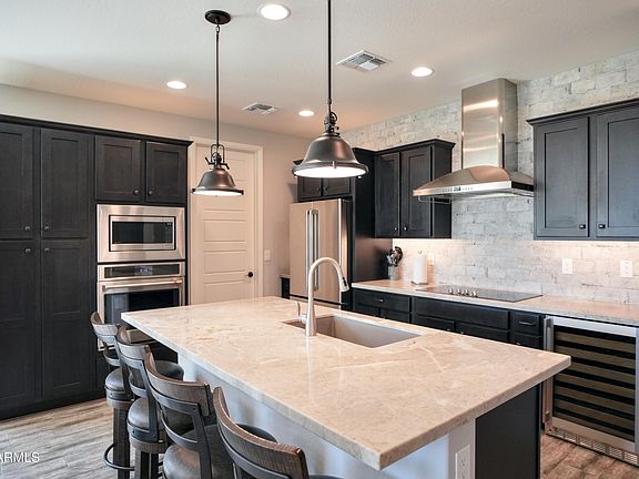 5th image of 3261 Huckleberry Way