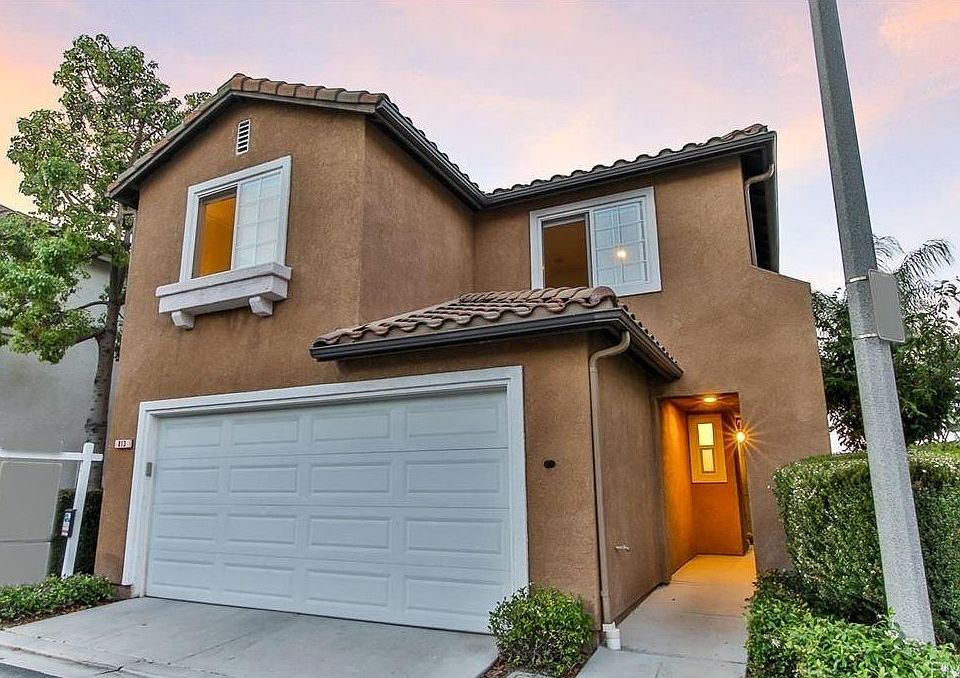 1st image of 813 Caminito Nogales