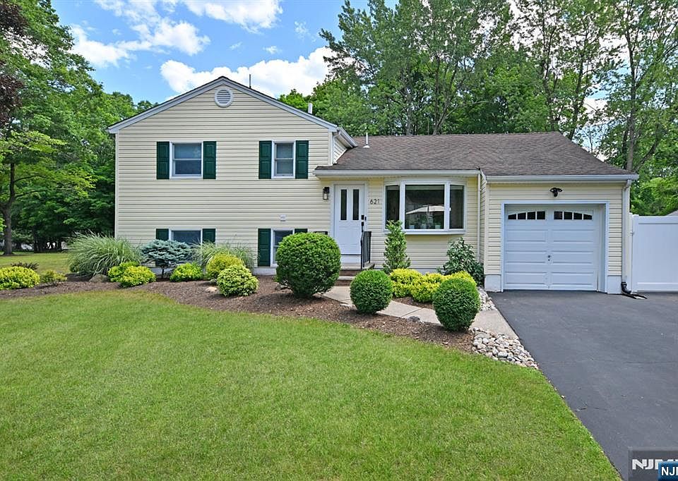 1st image of 621 Stanley Place