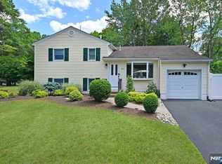 621 Stanley Pl, River Vale, NJ 07675