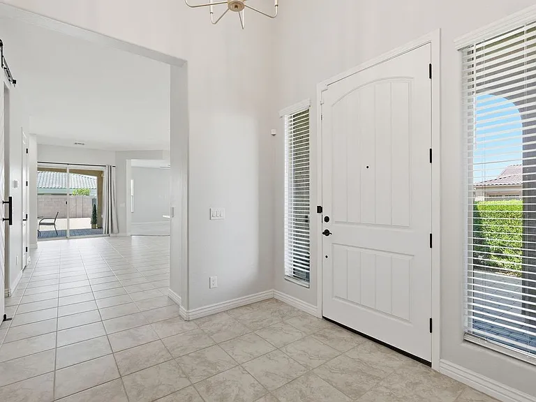 10631 E Thatcher Ave — Photo 6