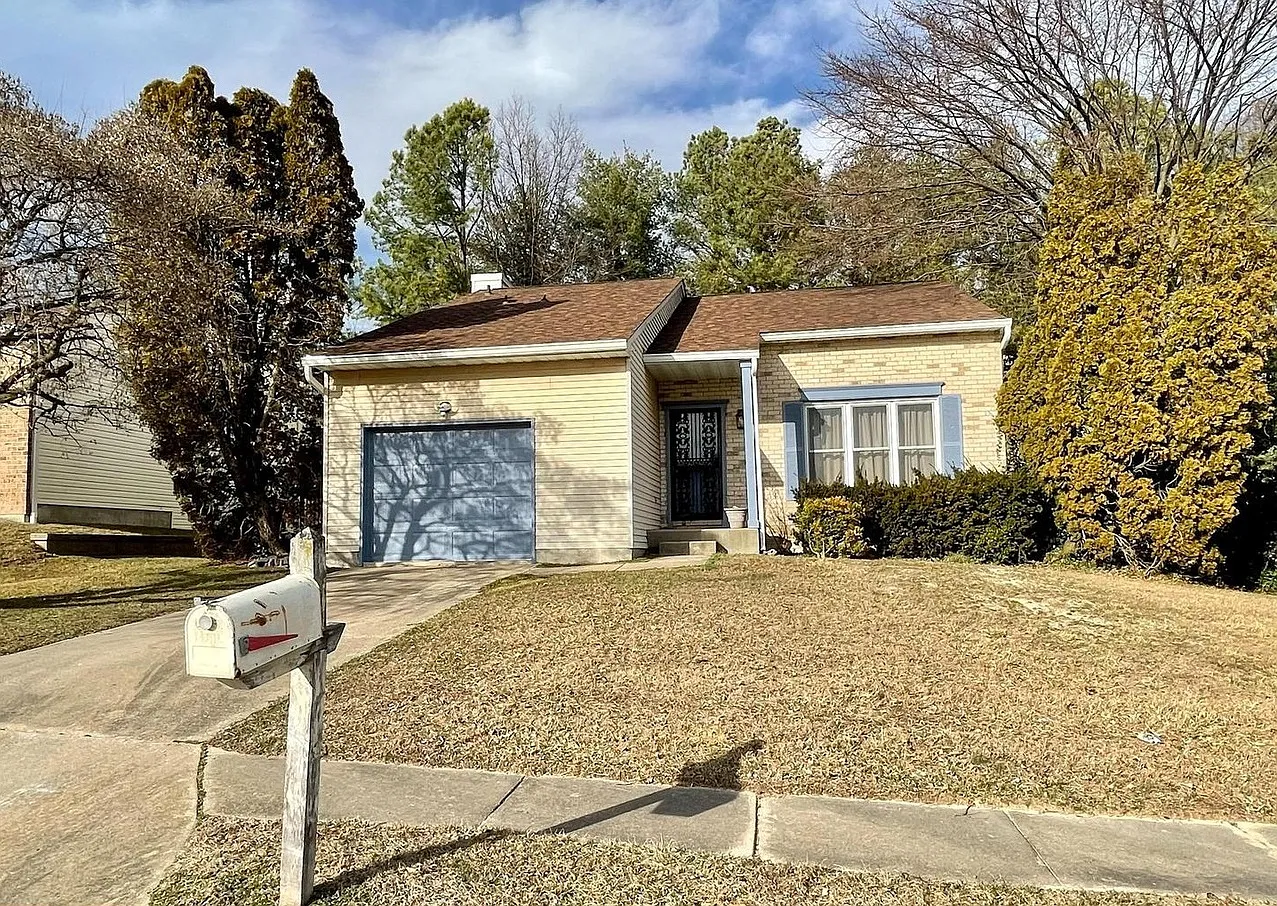 3 bed, 2.5 bath, 1700 sqft, $2,550 — Photo 1