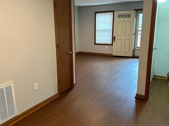 2nd image of 196-200 Whitson Dr #6