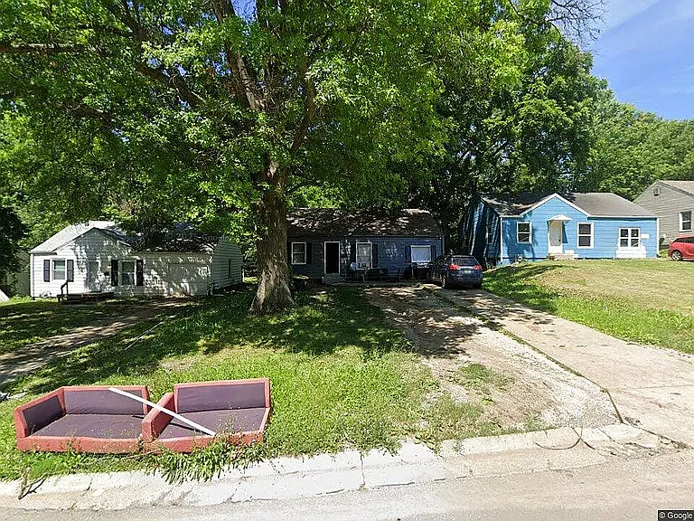 8032 Brooklyn Ave