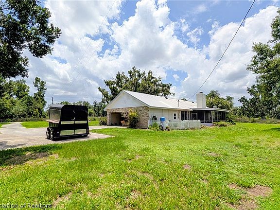 5th image of 590 Green Acres Hls