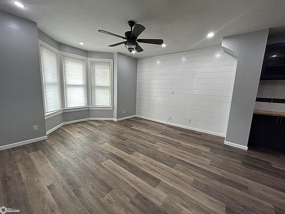 4th image of 1716 Avenue I