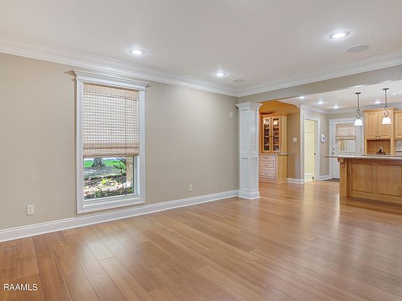 5th image of 128 Countryview Dr