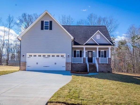 4820 Lord Andrews Pl, Liberty, NC 27298