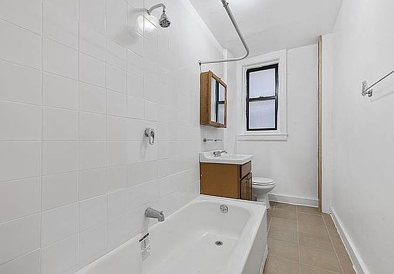 5th image of 746 St Nicholas Ave APT 32