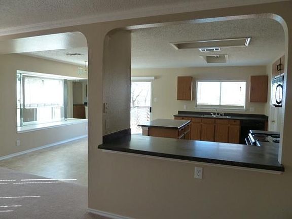 4th image of 2936 Donnell Dr