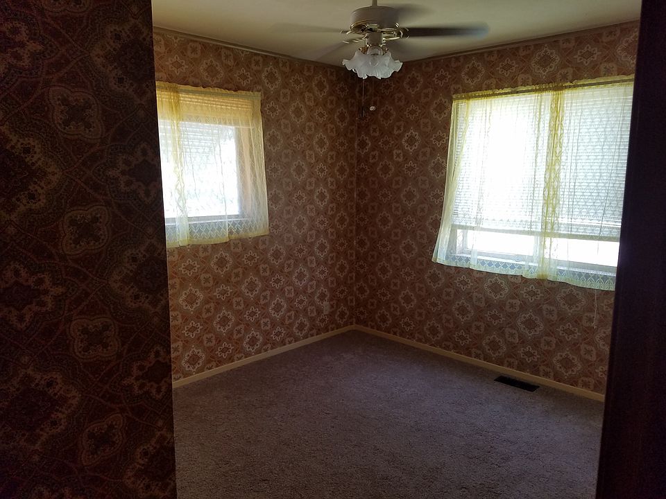 1st image of 500 N Westwood Dr