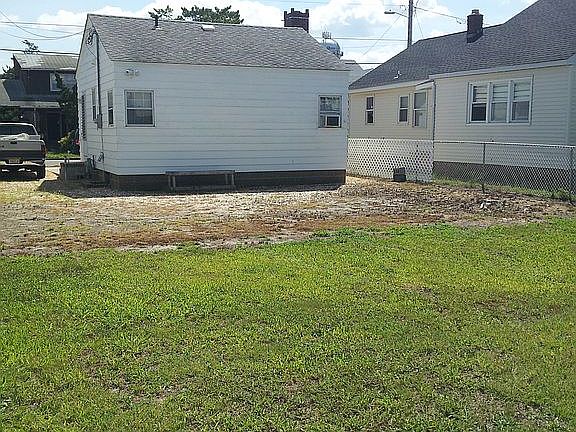 5th image of 250 Fremont Ave