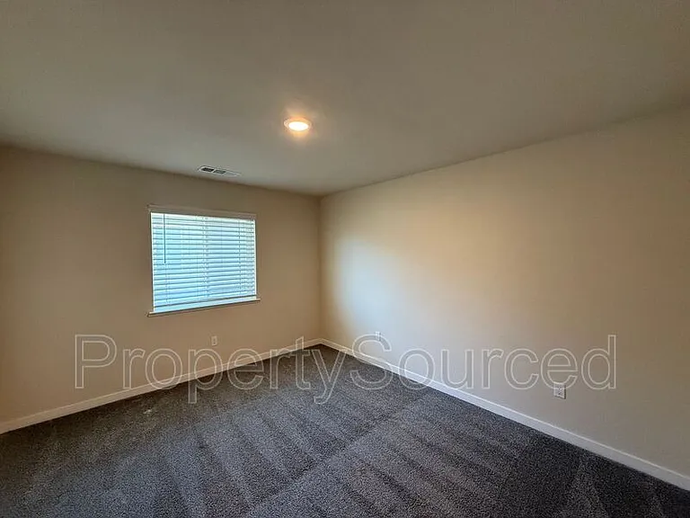 936 W Alameda St #A — Photo 18