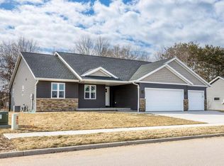 2004 Prairie Pl, Holmen, WI 54636