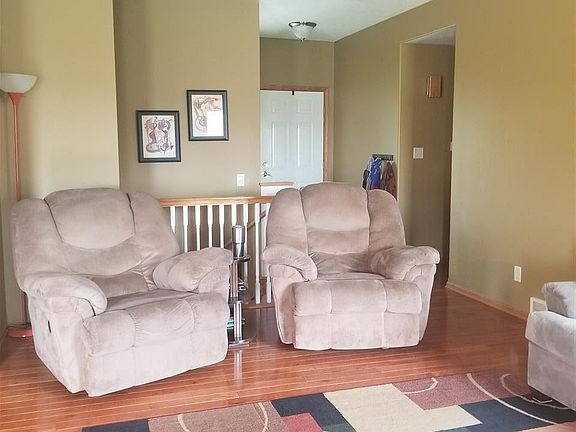 3rd image of 1048 Sheridan St