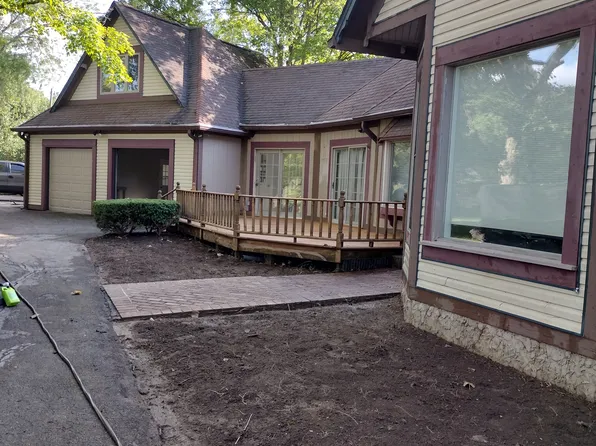 655 W State St, Pendleton, IN 46064