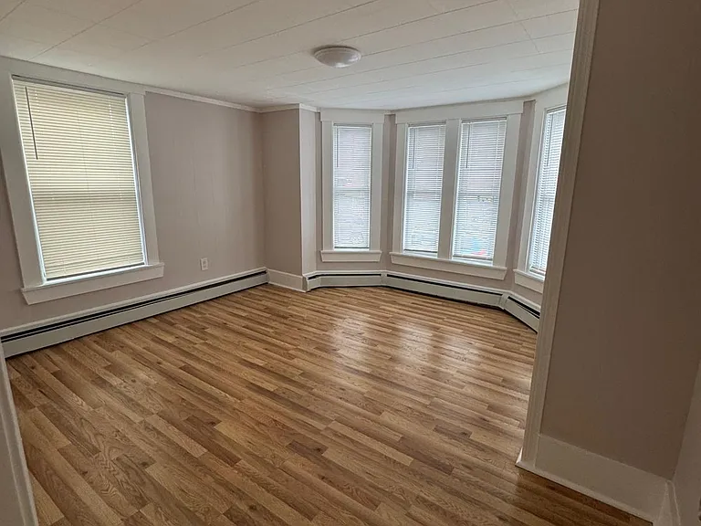 400 Lowell St #2 — Photo 11