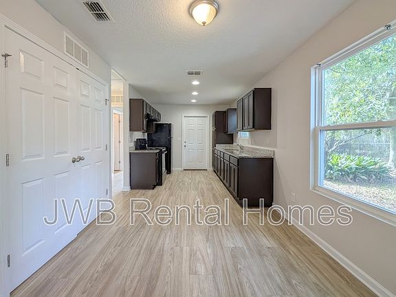 4th image of 1508 W 2nd St