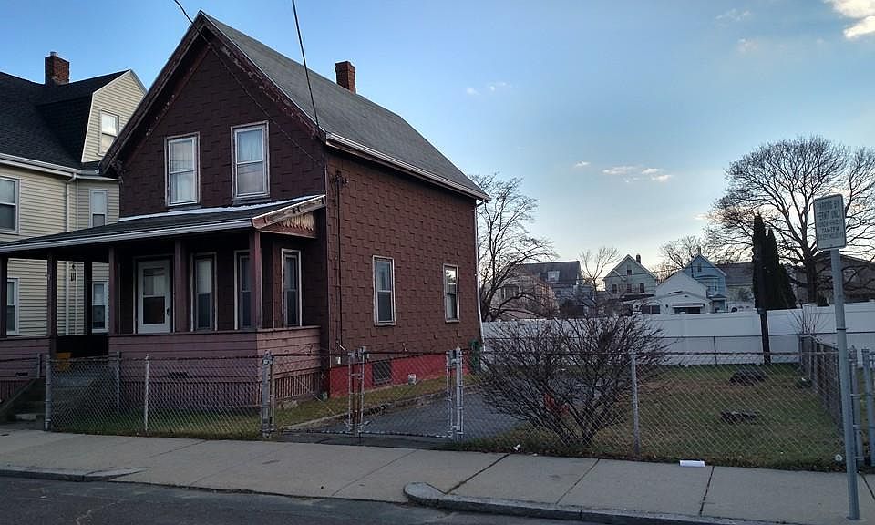 2nd image of 44 Whitman St