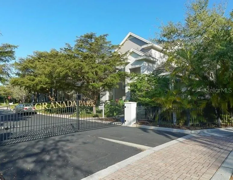 4 bed, 3.0 bath, 2365 sqft, $10,000 — Photo 4