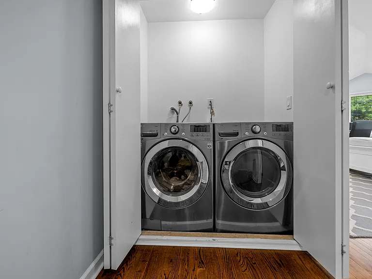 22 Pamrapo Ct W — Photo 33