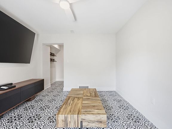 5th image of 100 N Monroe Ave #2