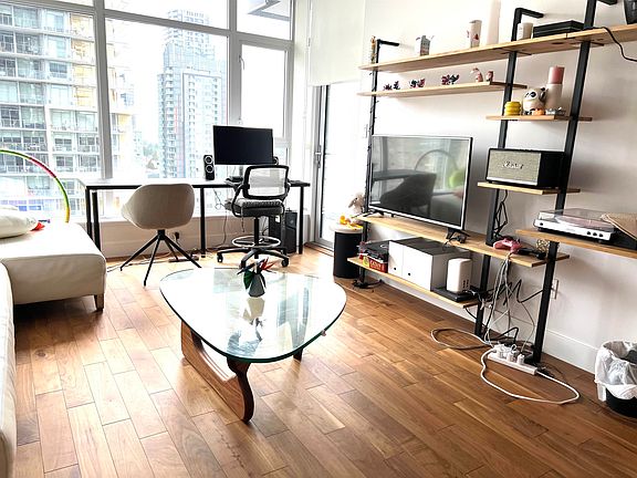4th image of 4360 Beresford St #1605
