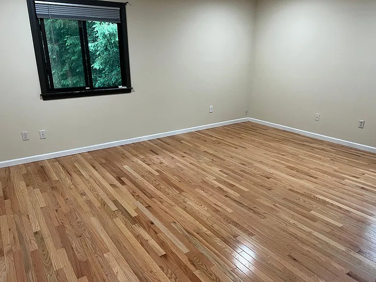 2310 Mill Pond Dr — Photo 9